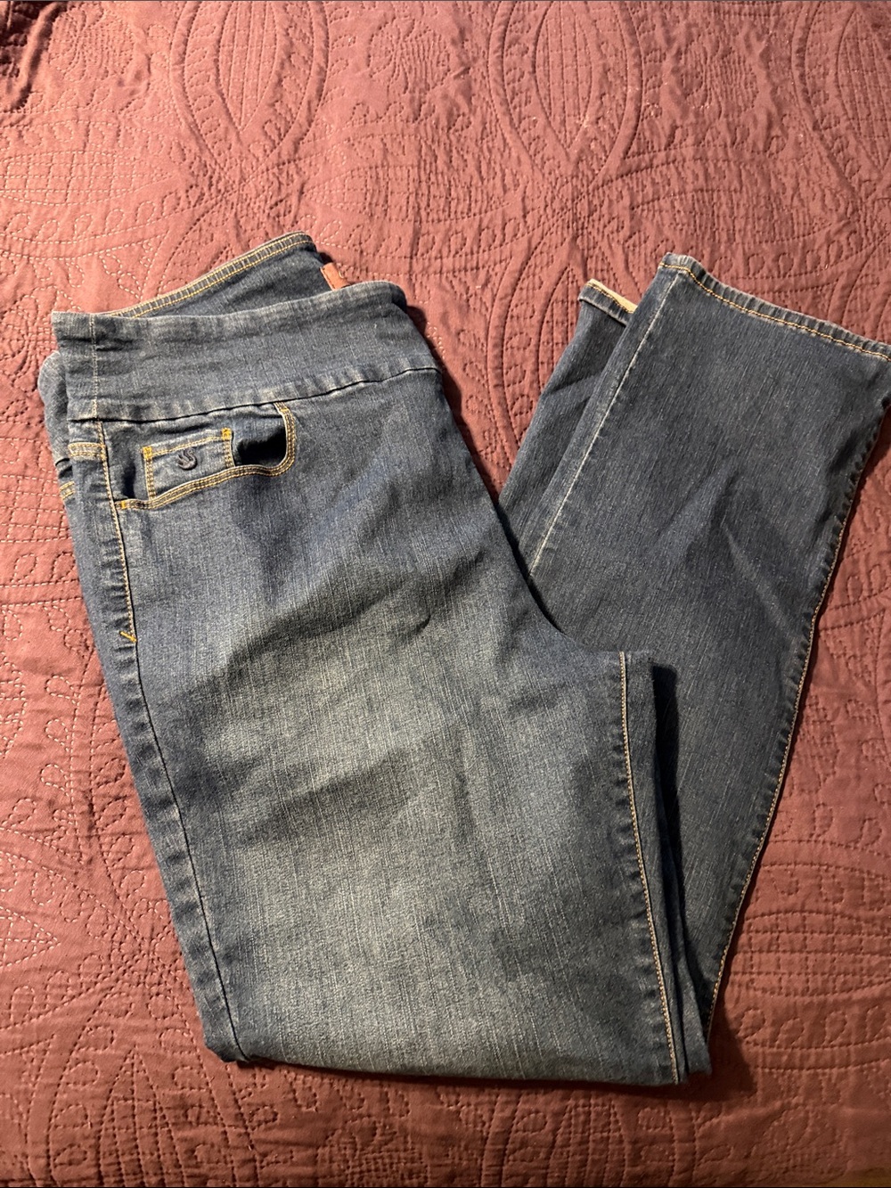 Gloria Vanderbilt pull on 18 Women’s Straight Leg Jeans in Dark Blue Denim